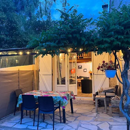 Maison Charmante Ideale Pour Des Sur La Cote D'azur Hébergement de vacances Antibes